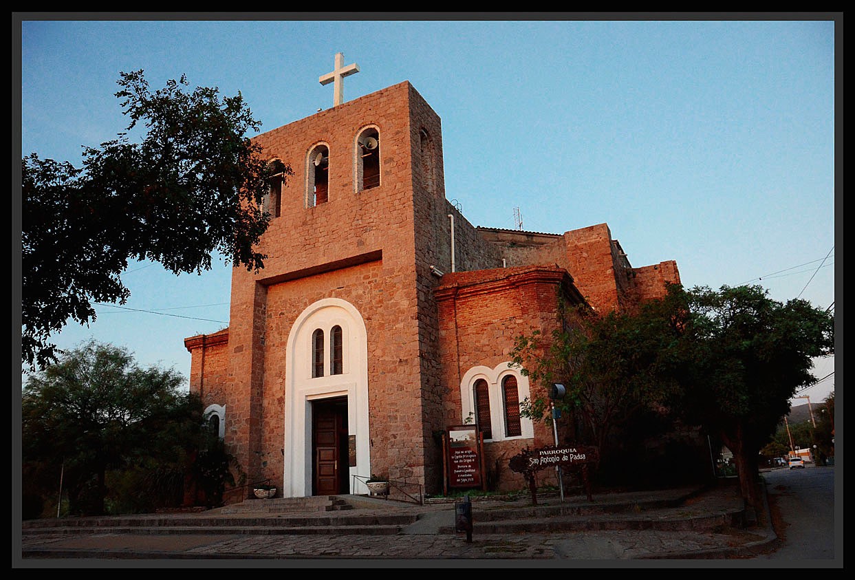 "Capilla historica" de Jorge Vicente Molinari