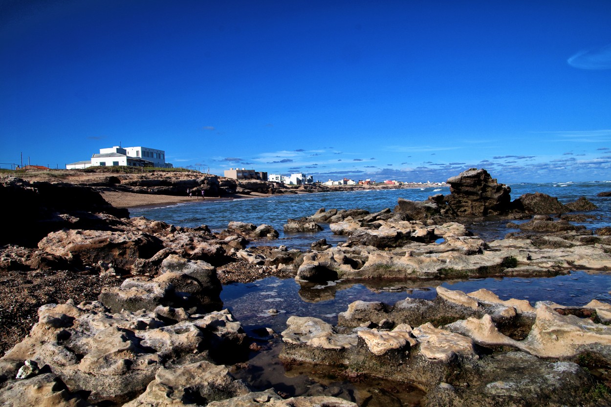 "Rocas Negras" de Juan Carlos Barilari