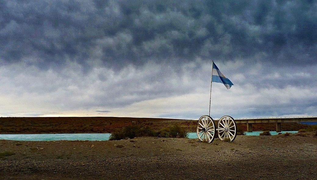 "bandera rodante" de Fernando Oscar Colussi