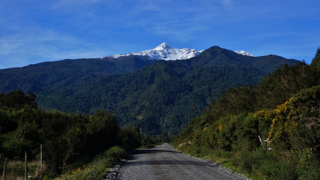 "volcan yates" de Ruben Alex Villarroel