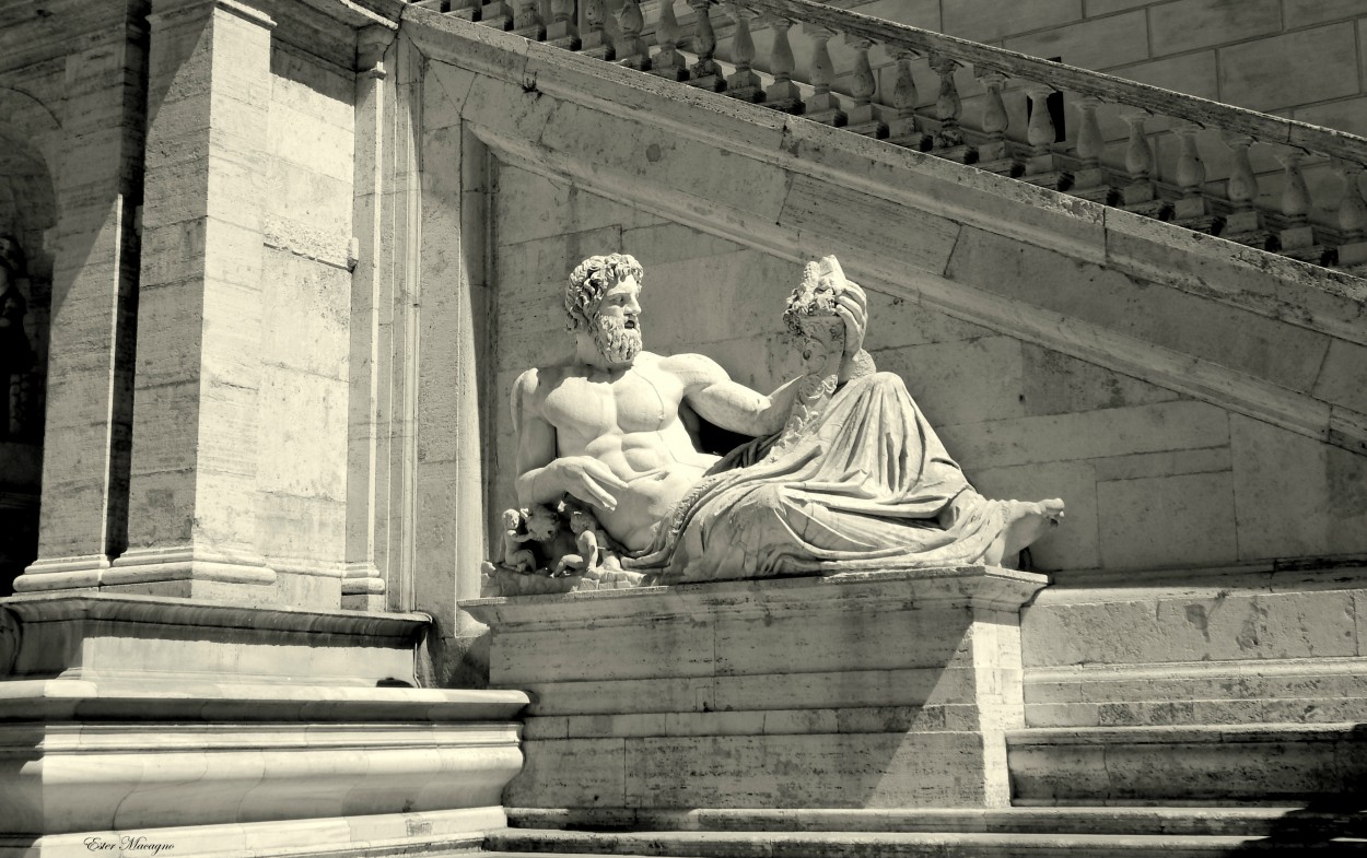 "Estatua del Tiber - Plaza de Campidoglio Roma" de Ester Francisca Macagno