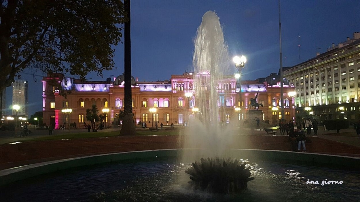 "Fuente de Mayo" de Ana Giorno