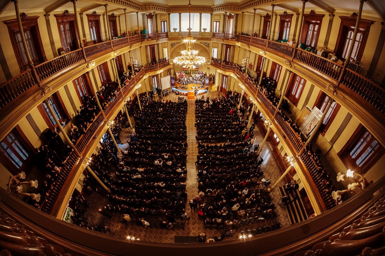 "Saln de Actos - Colegio del Salvador" de Ezequiel Martnez