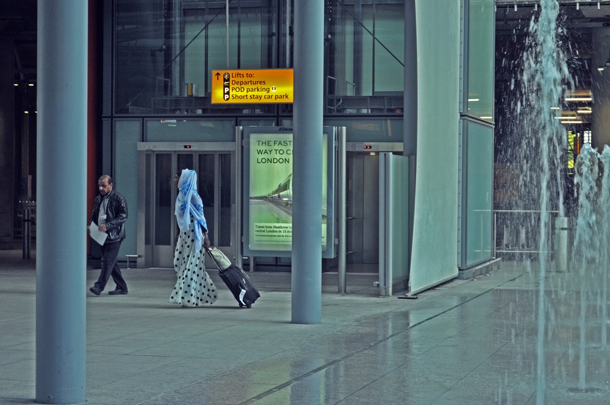 "En el Aeropuerto..." de Silvia Emilia Guerra