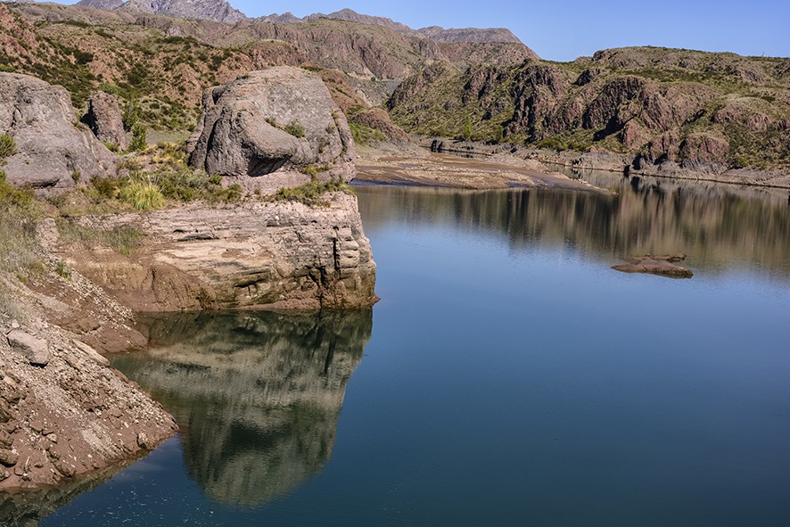 "Espejo de agua" de Carlos Francisco Montalbetti