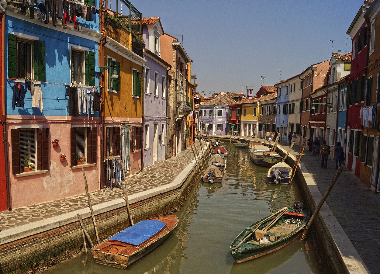 "Ciudad de pescadores" de Gerardo Saint Martn