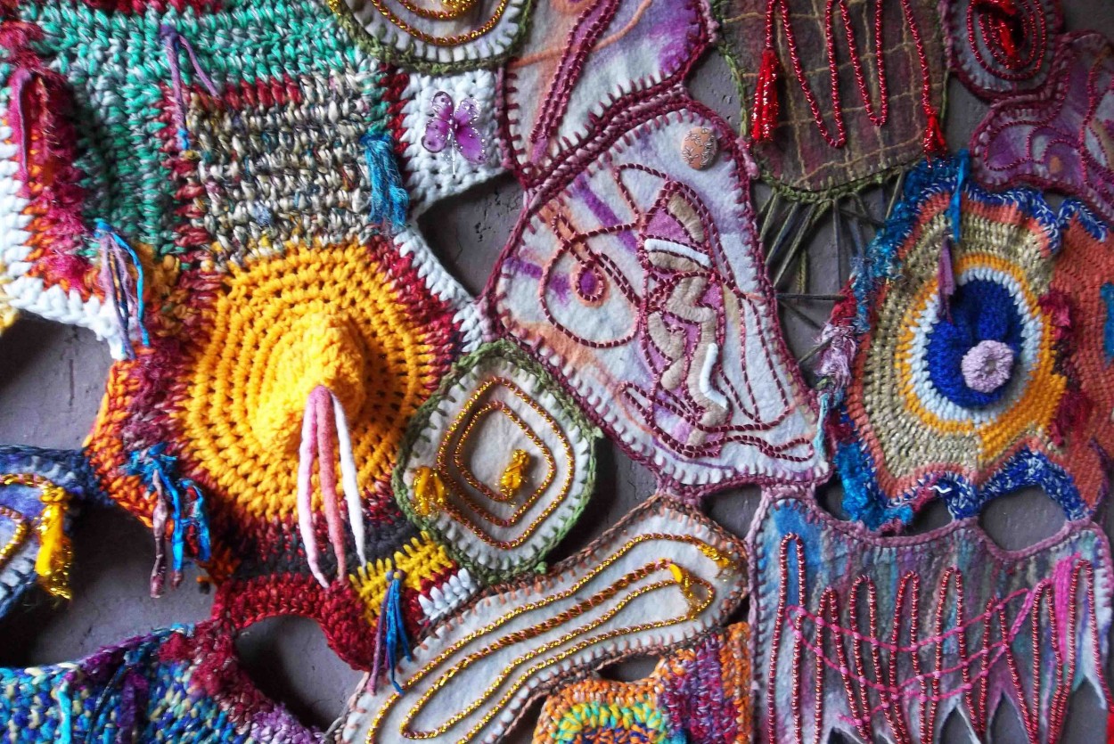 "`Adornos al crochet`" de Iris Elizabeth Scotto