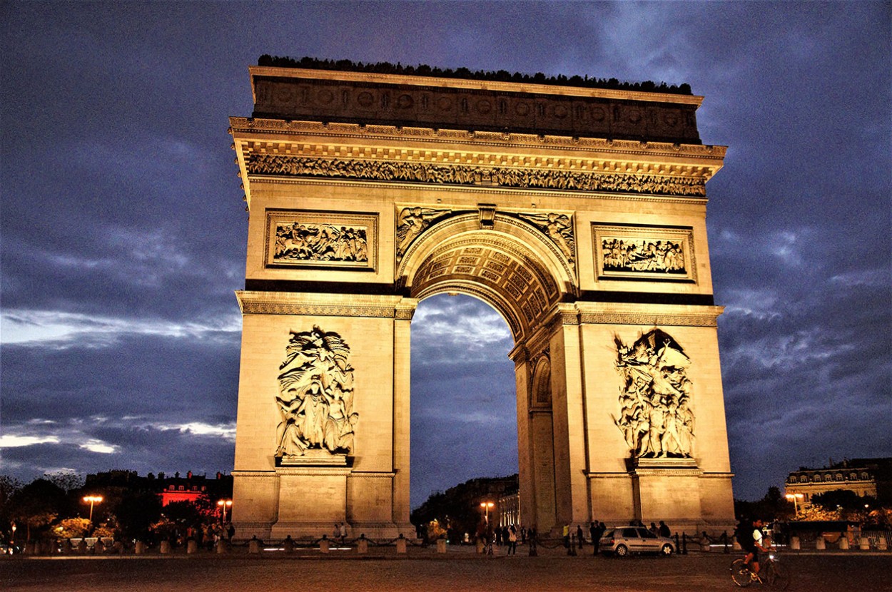 "El Arco del Triunfo .Paris" de Jorge Queiruja