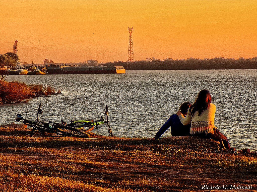 "Amores" de Ricardo H. Molinelli