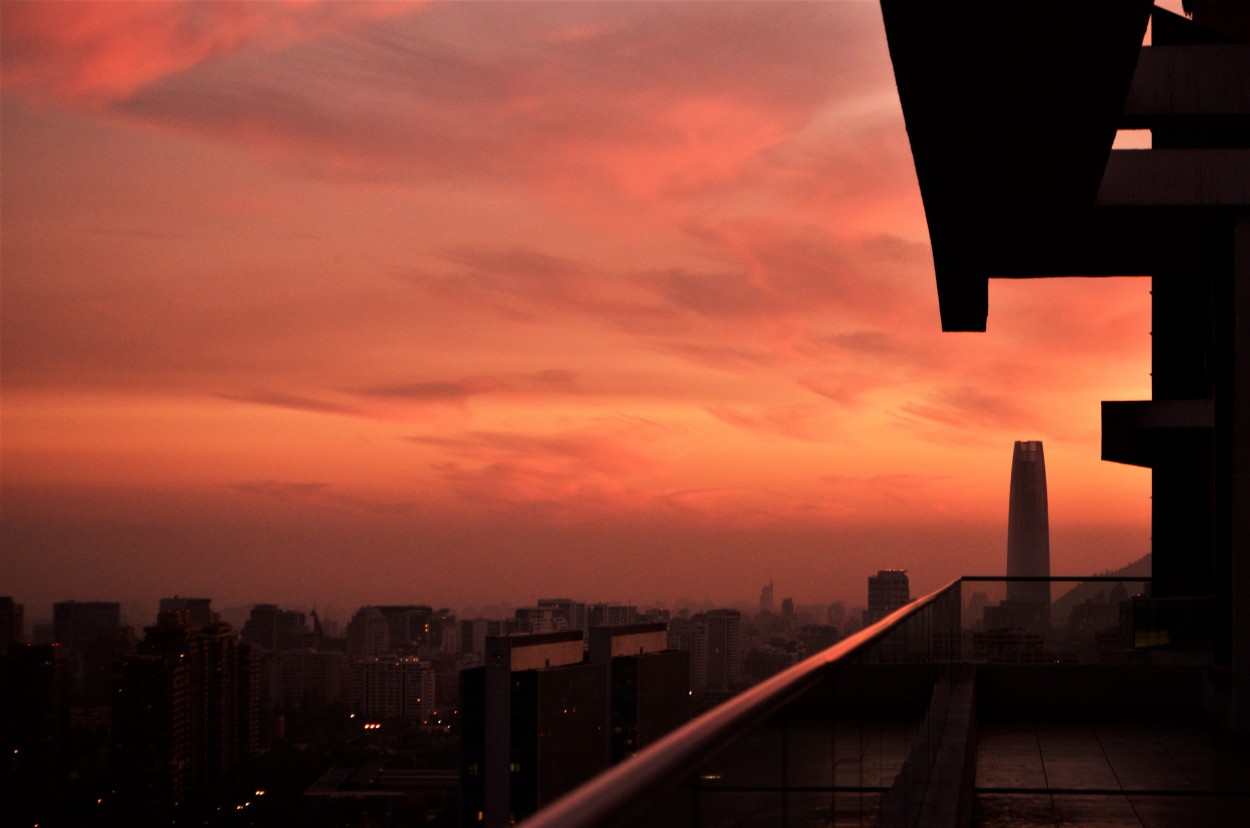 "Atardecer en Santiago de Chile" de Monica Rollan