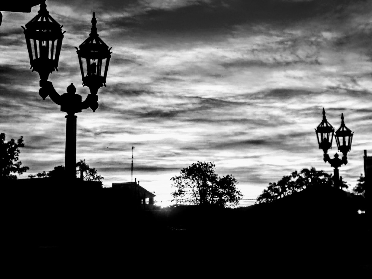 "Atardecer en blanco y negro" de Caty Azubel