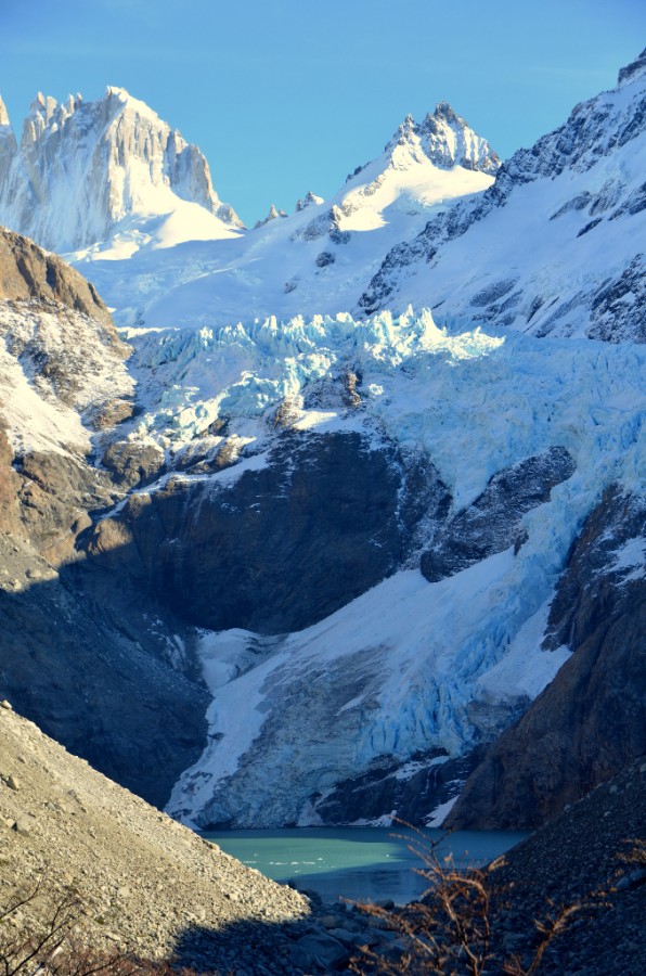 "Glaciar y Laguna de Piedras Blancas" de Jose Torino