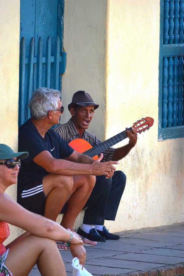 "escuchando al cantor" de Claudio Cogliati