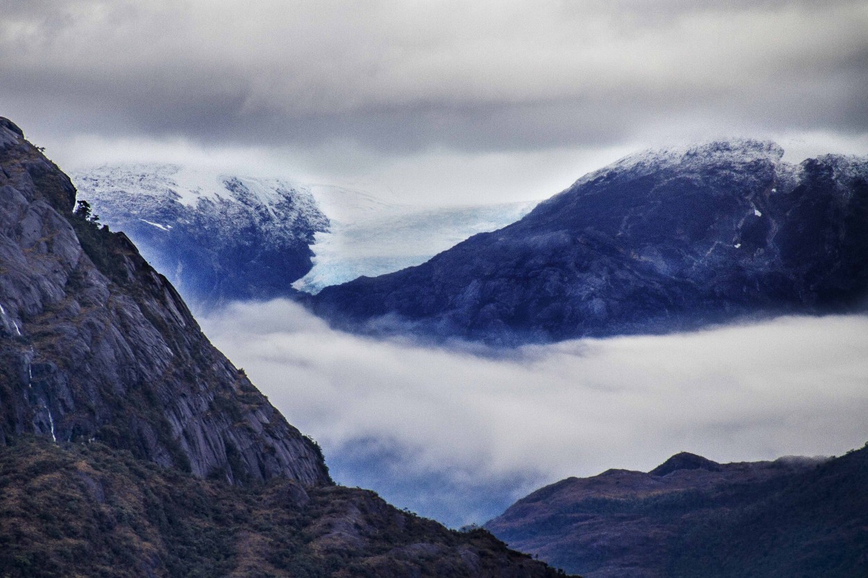 "Piedra , nubes, hielo y nieve" de Ricardo Wychlo