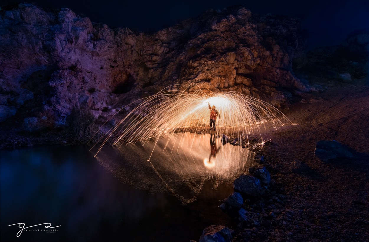 "Cave of lights" de Gonzalo Santile