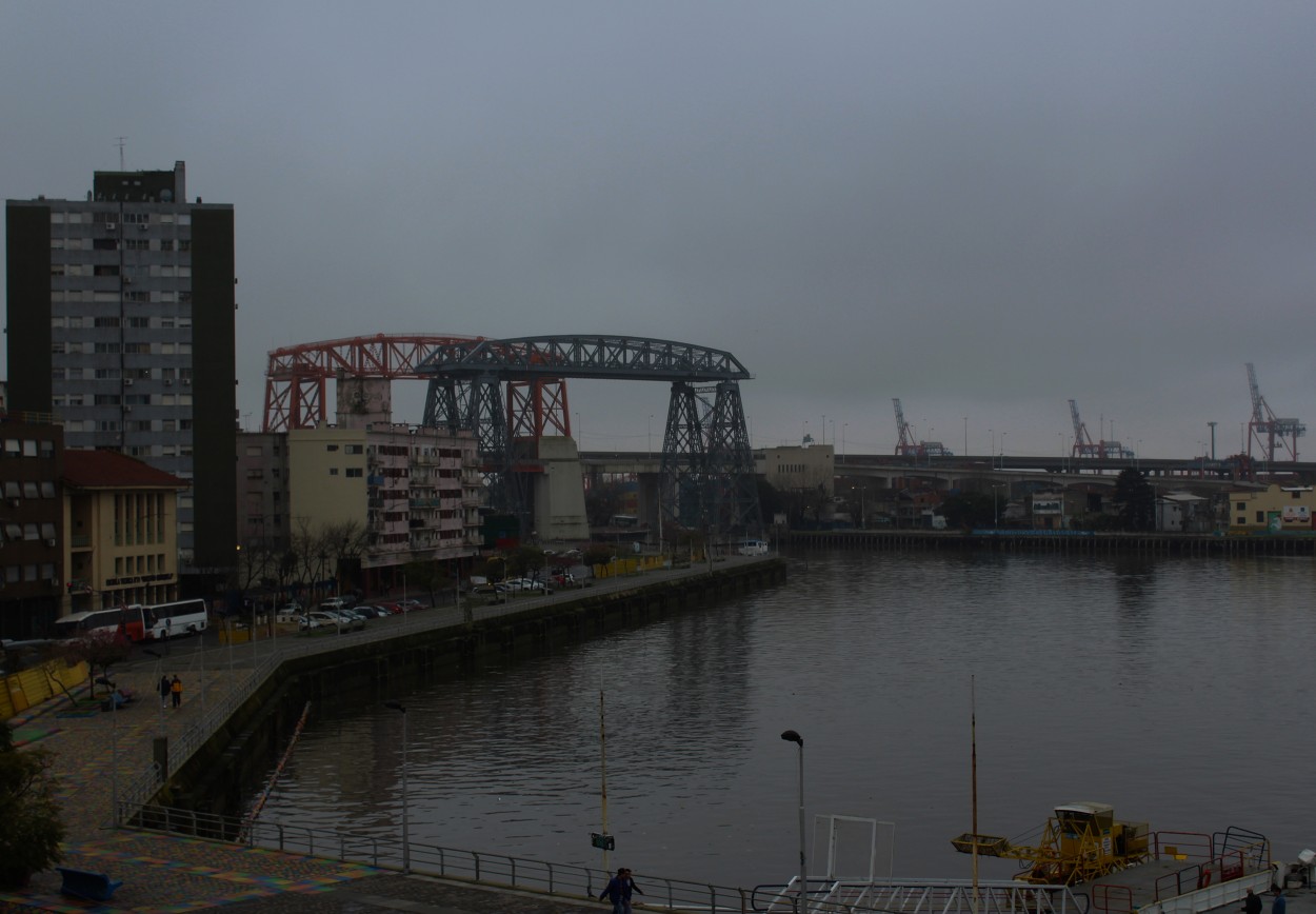 "Maana Gris en el Riachuelo..." de Silvia Emilia Guerra