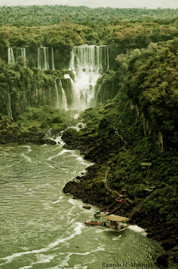 "Iguaz" de Ricardo H. Molinelli