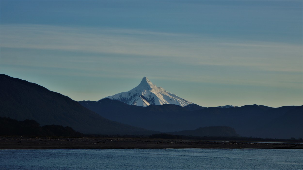 "volcan corcovado" de Ruben Alex Villarroel