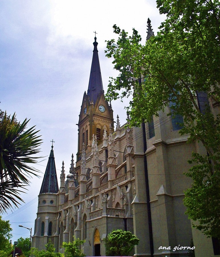 "Catedral de los Santos Cecilia y Pedro" de Ana Giorno