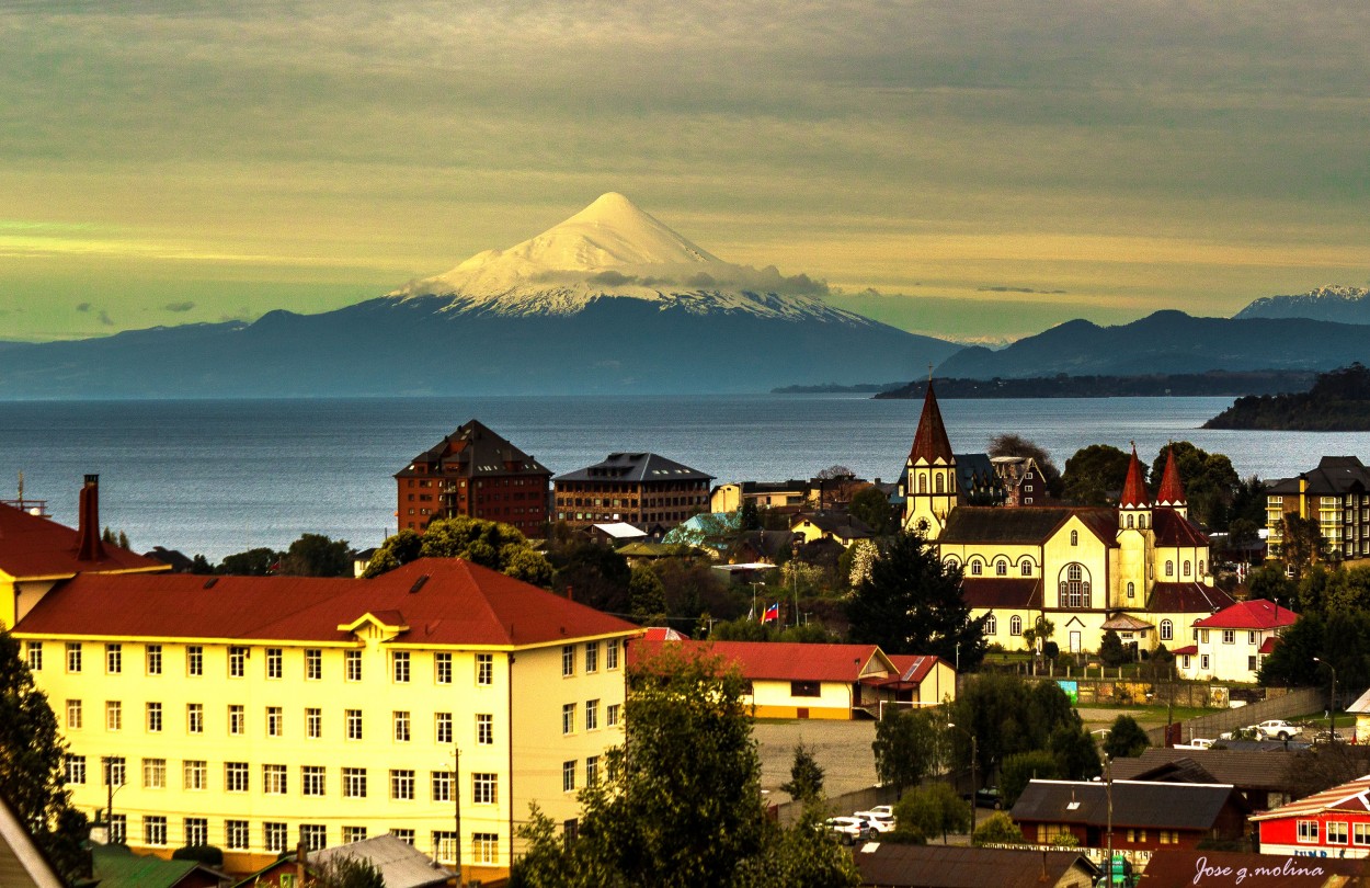 "Puerto varas ciudad entre montaas" de Jose Antonio Guerrero Molina