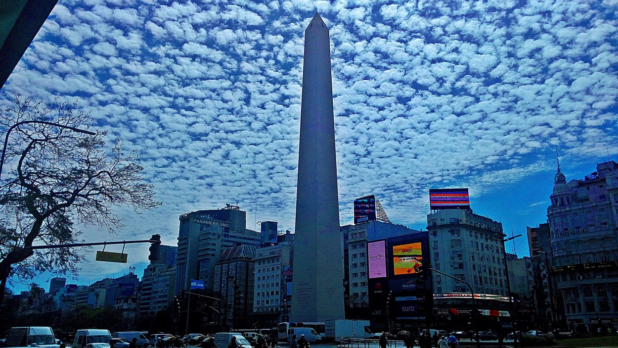 "Obelisco" de Eduardo Rene Cappanari