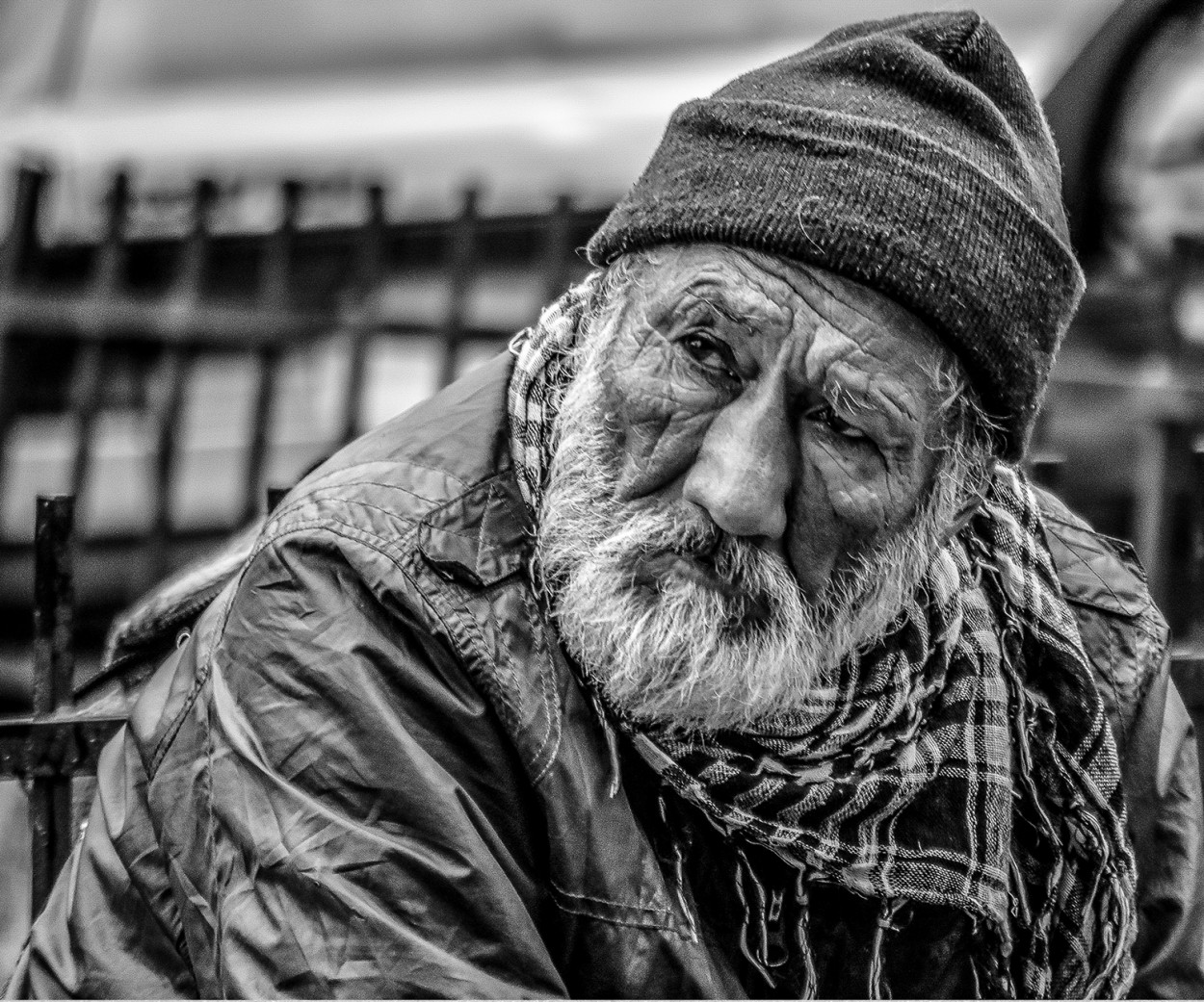 "La vida nos acorta la vista y nos alarga la mirada" de Jos D. Alberca