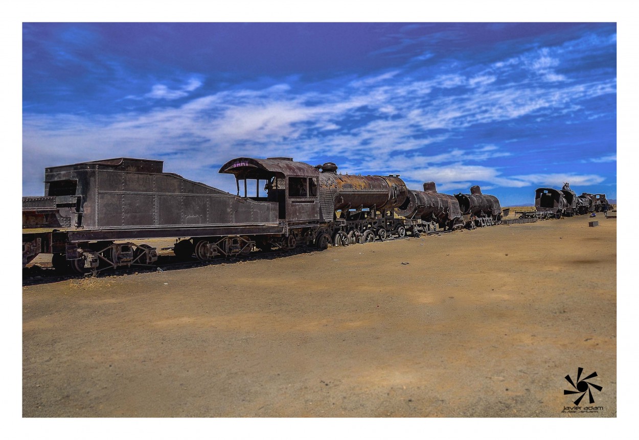 "Cementerio de trenes" de Javier Adam