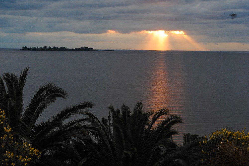 "Asi atardece en Colonia..." de Gabriela Barreto