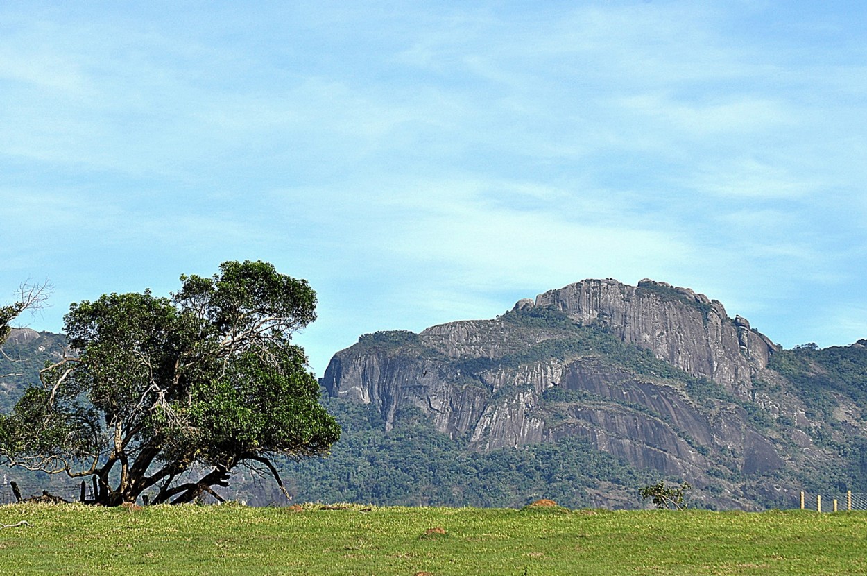 "Serra do Lopo....( Fv. ler )" de Decio Badari