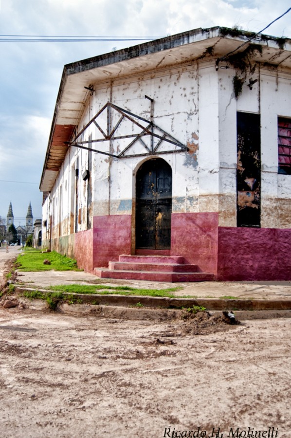 "Esquina del arrabal" de Ricardo H. Molinelli