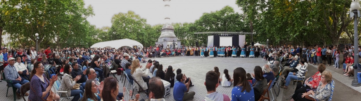 "La plaza de fiesta" de Juan Fco. Fernndez