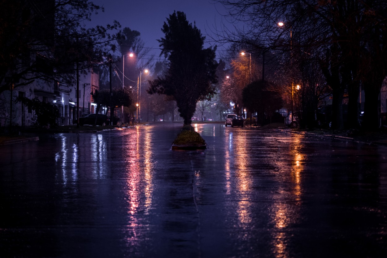 "Noche" de Mara Baiza