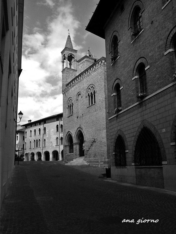 "Entrando a Pordenone," de Ana Giorno