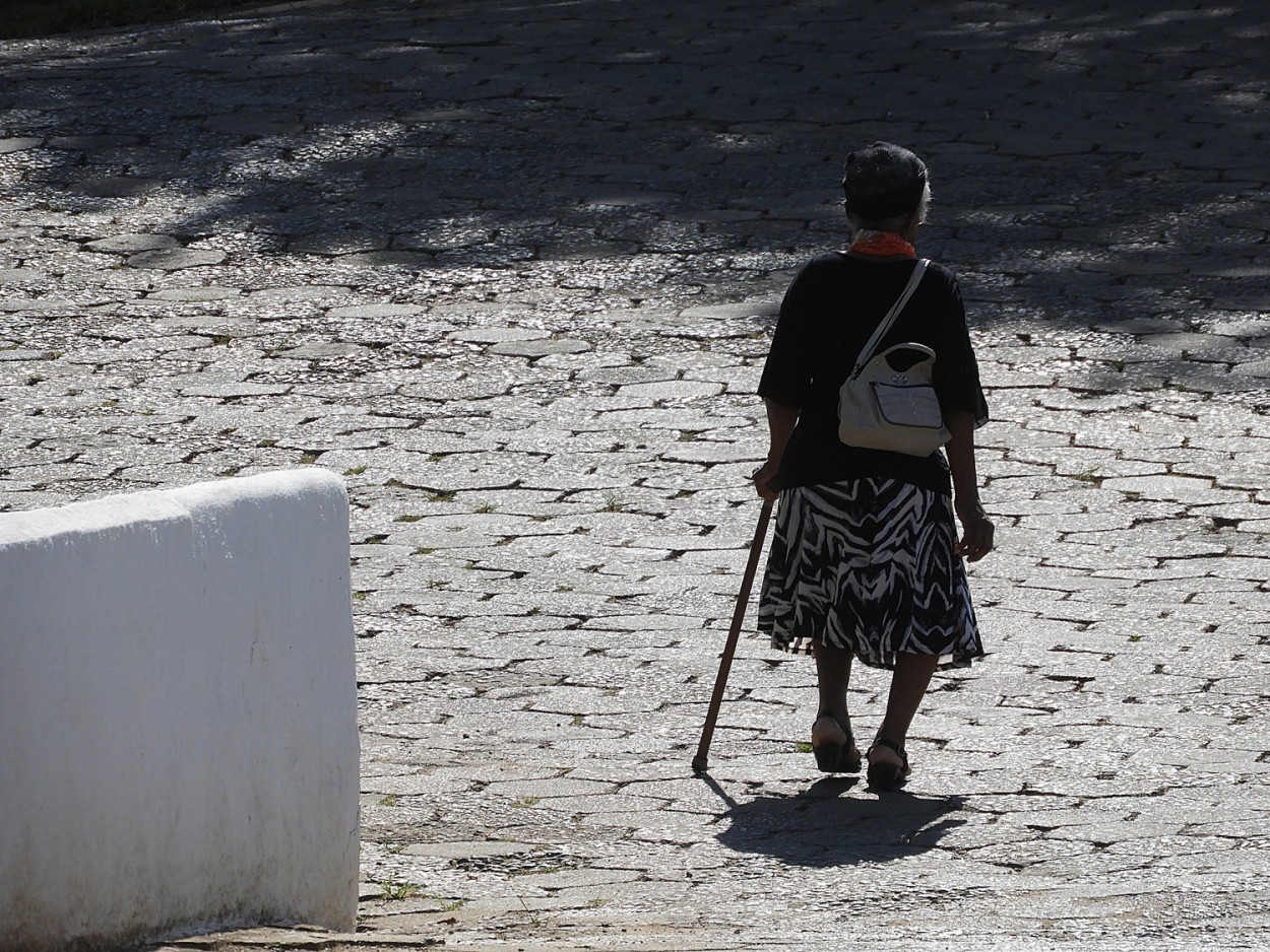 "As pedras do caminho # 2 ( Fv. ler )" de Decio Badari