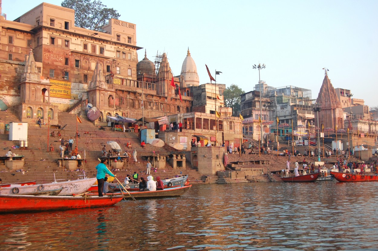 "Ro Ganges. Varanasi ciudad sagrada." de Beto Pirotte