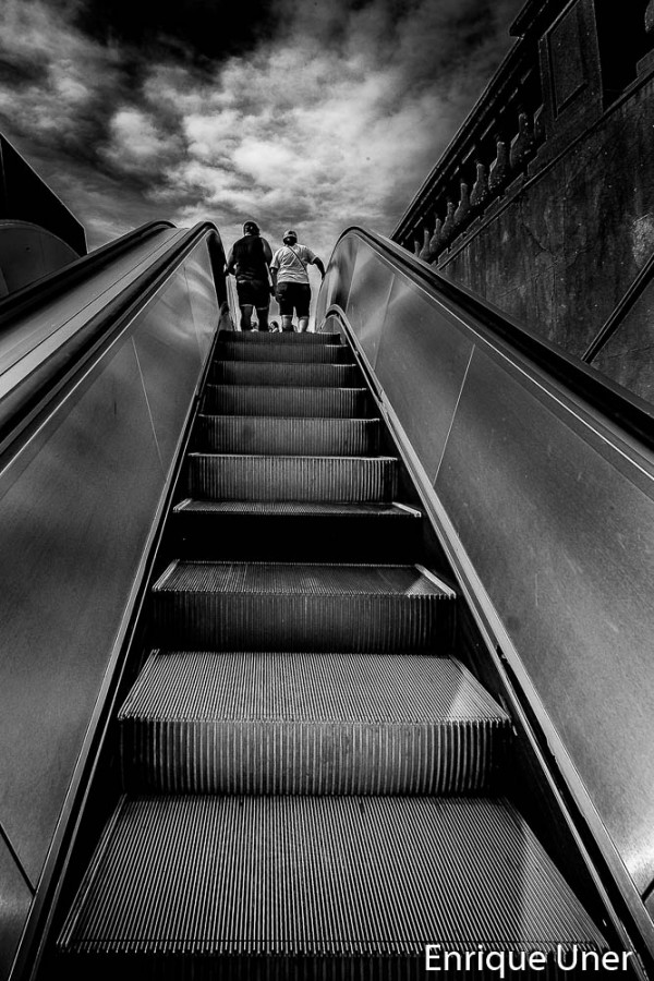 "Escalera al cielo" de Enrique Jose Uner