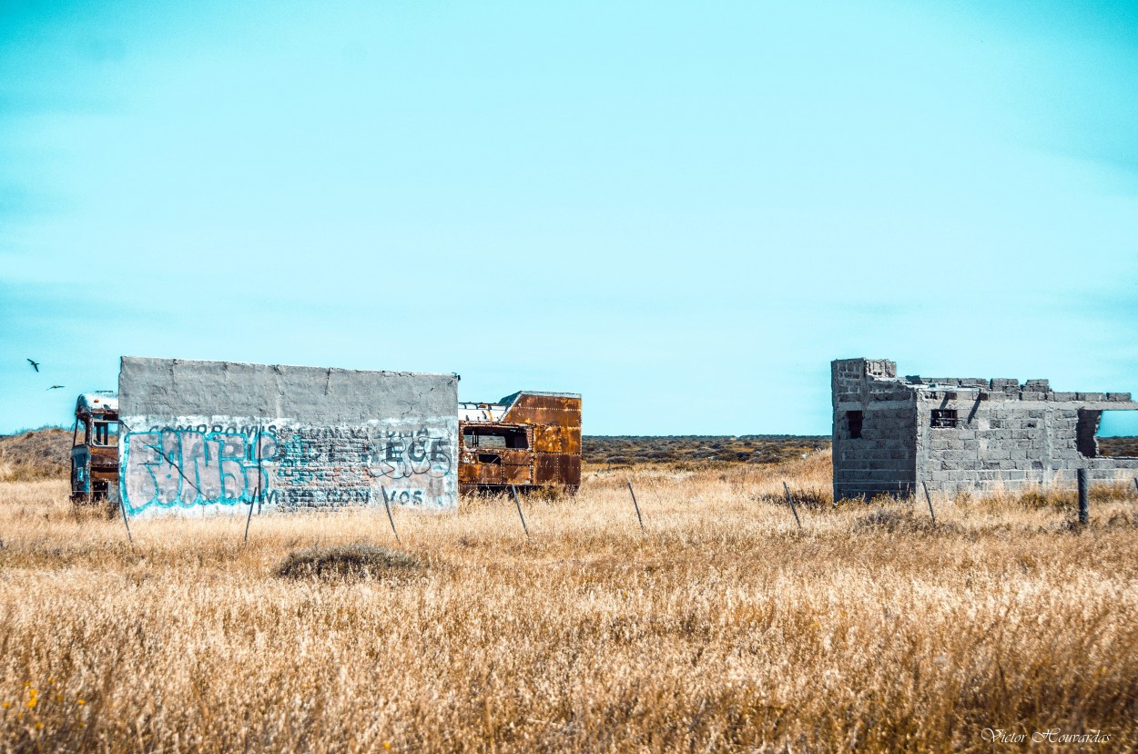 "ABANDONO" de Victor Houvardas