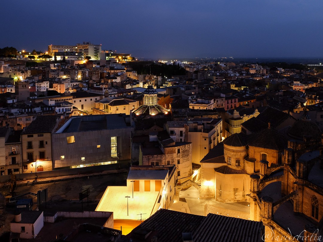 "Tortosa at night II" de David Roldn