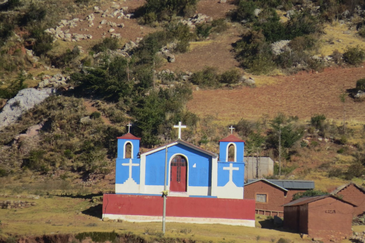 "` La iglesia celeste del cerro `" de Stella Maris Rodriguez