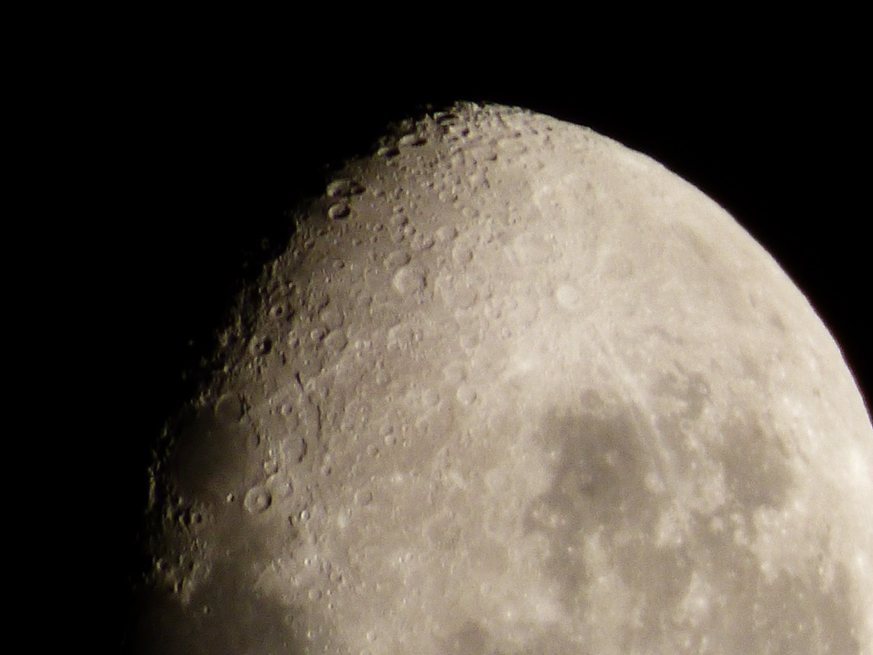 "Luna creciente" de Alejandro Lodi