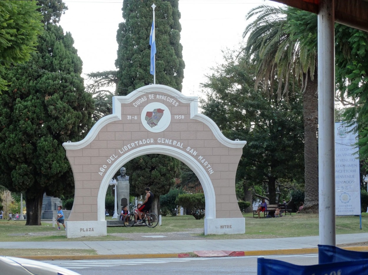 "plaza" de Eduardo Garcia Valsi