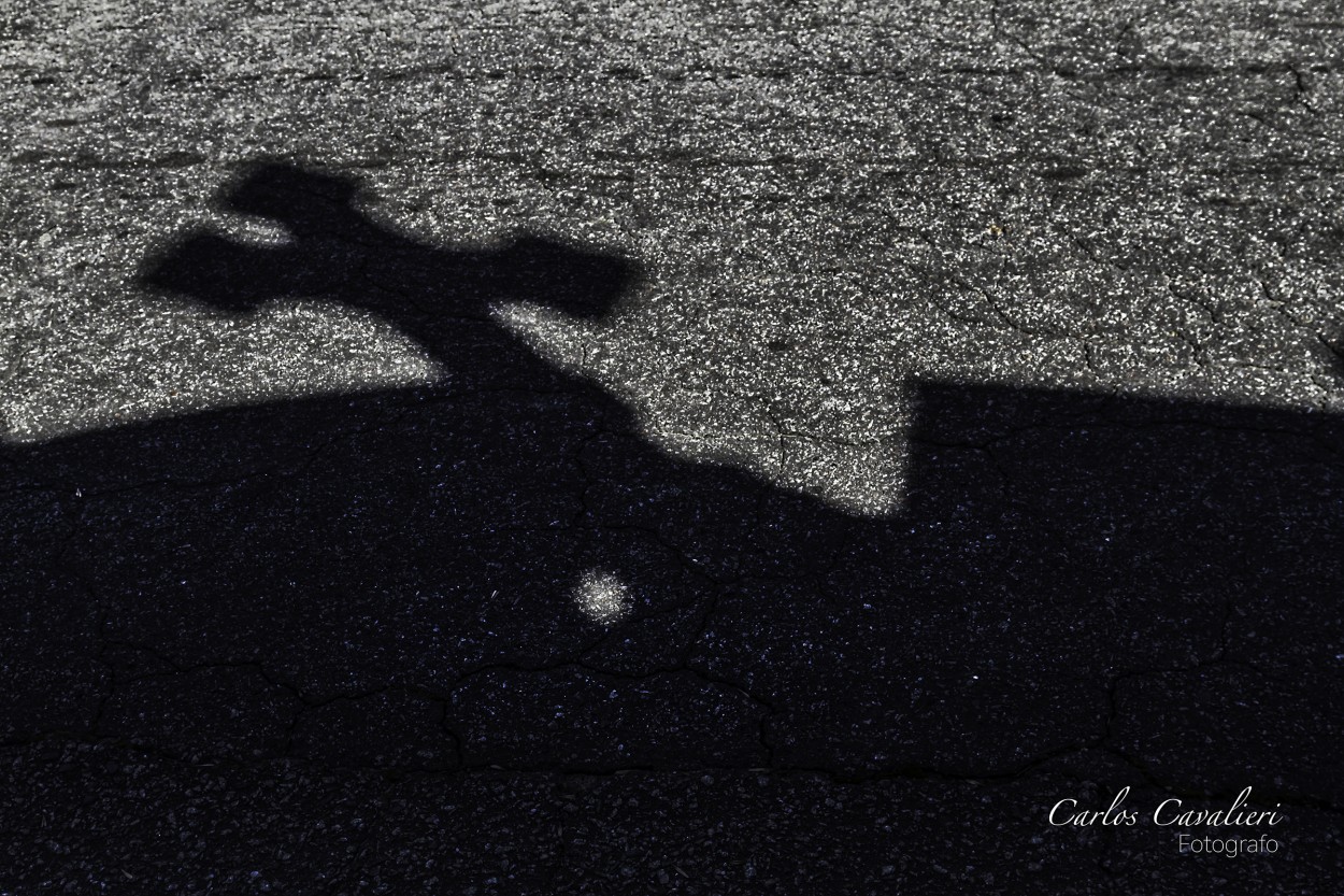 "La sombra de un recuerdo" de Carlos Cavalieri