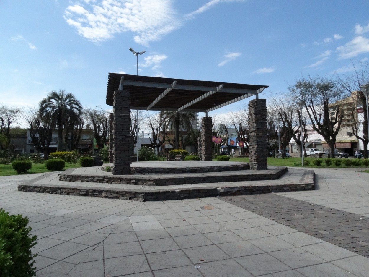 "La Plaza" de Eduardo Garcia Valsi