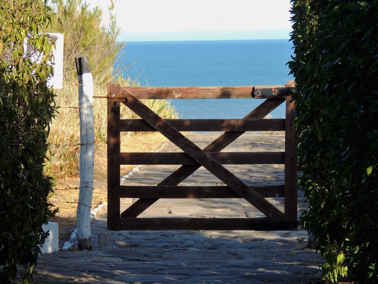 "La puerta al mar" de Carina Gironde