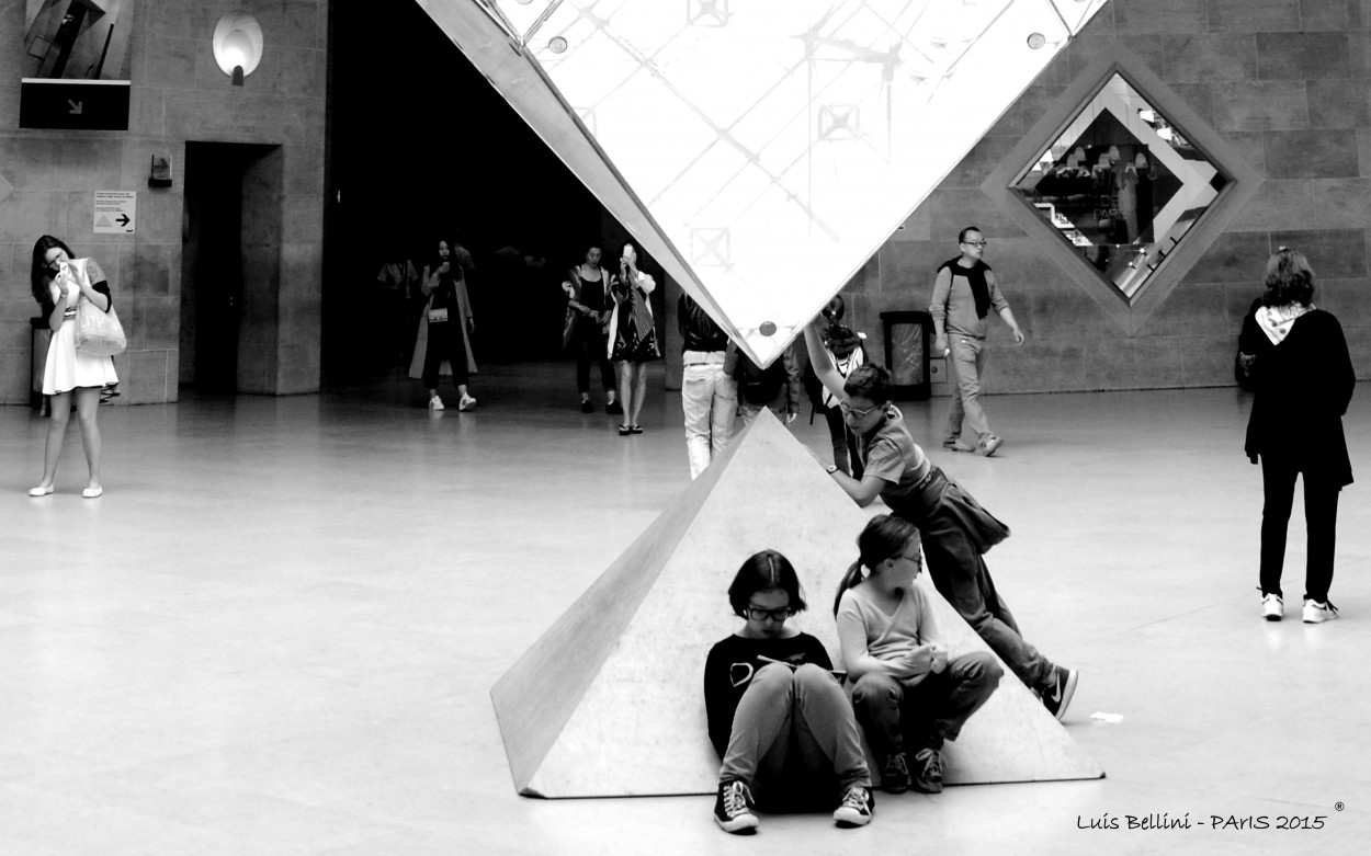 "Piramide Invertida" de Luis Alberto Bellini
