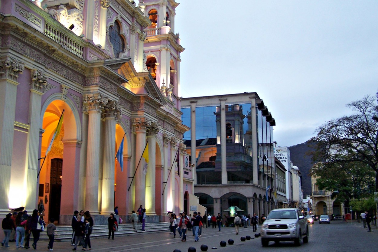 "Mgica ciudad..." de Jos Luis Mansur