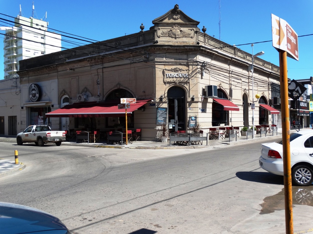 "bar toscana" de Eduardo Garcia Valsi