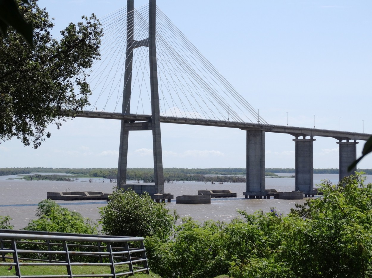 "puente a victoria" de Eduardo Garcia Valsi