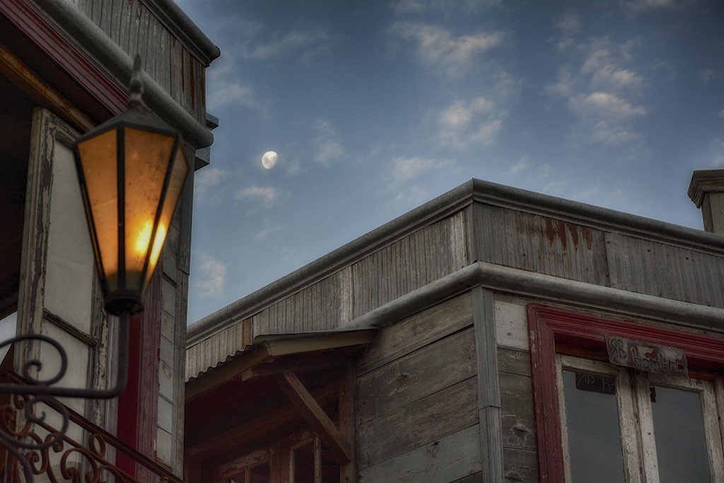 "la luna y el farol" de Mercedes Orden