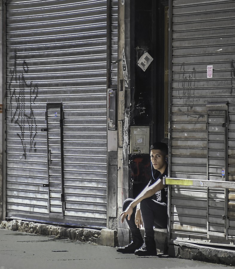 "`Esperando en la calle" de Carlos Cavalieri